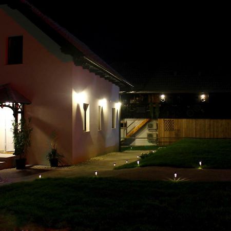 The Jungle Apartments And Rooms Bled Exterior photo