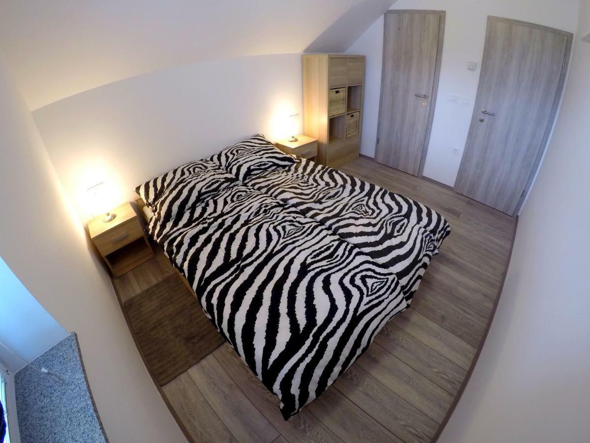 The Jungle Apartments And Rooms Bled Exterior photo
