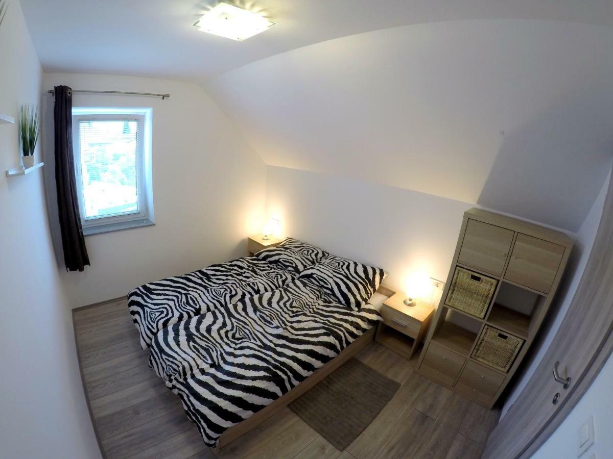 The Jungle Apartments And Rooms Bled Exterior photo